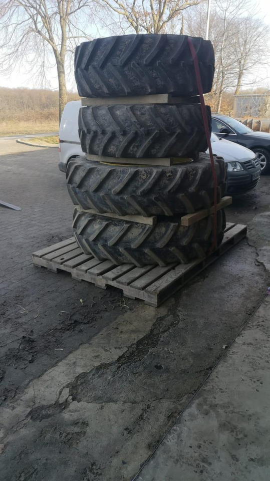 Firestone 460/85R42 480/70R30 - Гума: слика 1 Firestone 460/85R42 480/70R30 - Гума: слика 1
