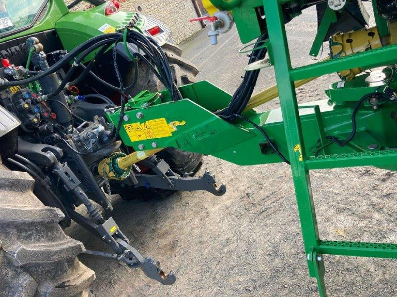 John Deere M740I - Стазен распрскувач: слика 4 John Deere M740I - Стазен распрскувач: слика 4