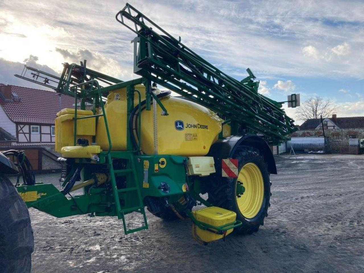 John Deere M740I - Стазен распрскувач: слика 1 John Deere M740I - Стазен распрскувач: слика 1