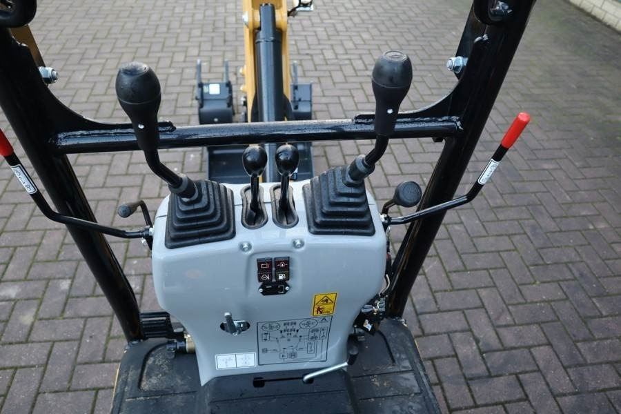 CAT 300.9D Valid inspection, *Guarantee! Hydr Quickcou - Мини багер: слика 3 CAT 300.9D Valid inspection, *Guarantee! Hydr Quickcou - Мини багер: слика 3