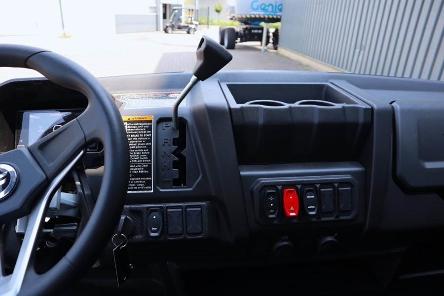 Сетеренско возило/ Квад CFMoto UFORCE 1000XL 4x4 independant suspension, LED, LED: слика 13