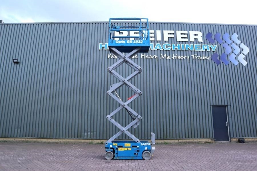 Genie GS1932 E-Drive Several In Stock, 8m Working Height - Кревач ножица: слика 3 Genie GS1932 E-Drive Several In Stock, 8m Working Height - Кревач ножица: слика 3