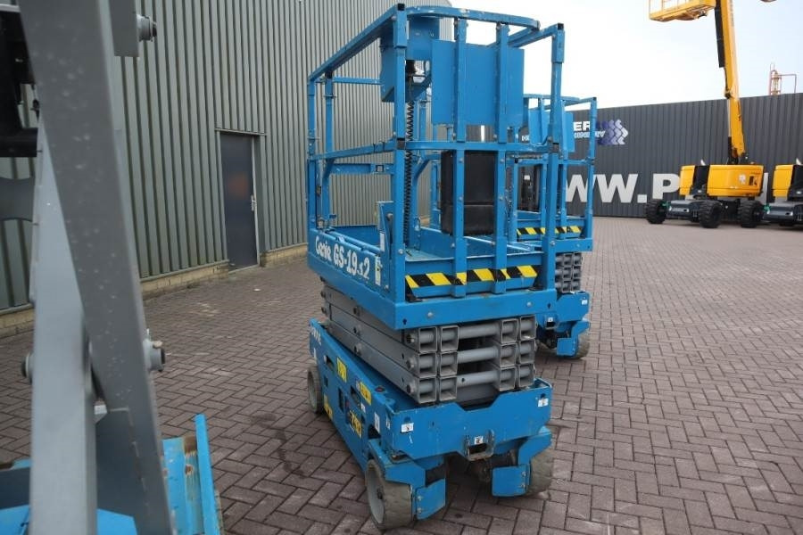 Genie GS1932 E-Drive Several In Stock, 8m Working Height - Кревач ножица: слика 3 Genie GS1932 E-Drive Several In Stock, 8m Working Height - Кревач ножица: слика 3