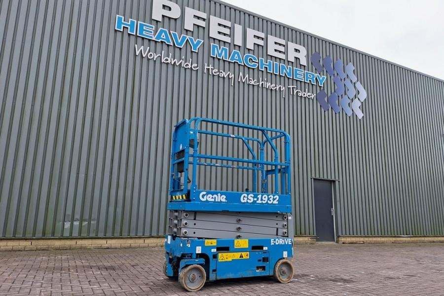 Genie GS1932 E-Drive Several In Stock, 8m Working Height - Кревач ножица: слика 1 Genie GS1932 E-Drive Several In Stock, 8m Working Height - Кревач ножица: слика 1