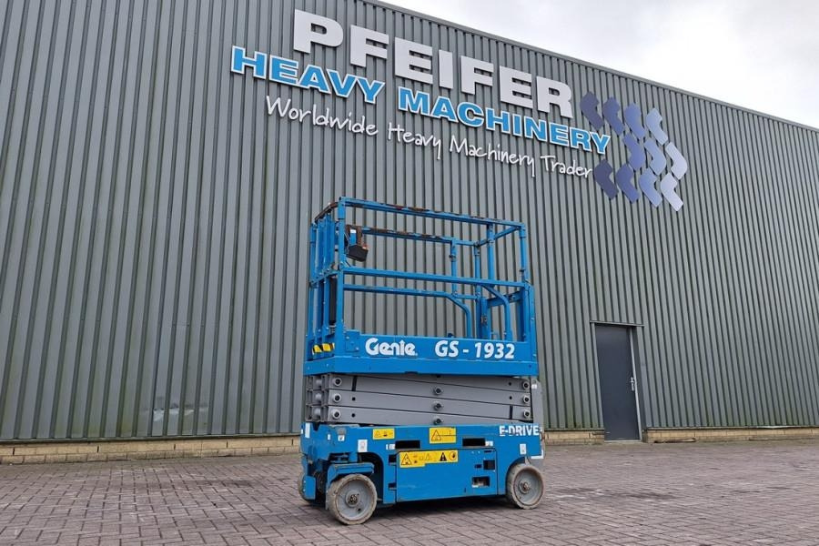 Genie GS1932 E-Drive Several In Stock, 8m Working Height - Кревач ножица: слика 1 Genie GS1932 E-Drive Several In Stock, 8m Working Height - Кревач ножица: слика 1