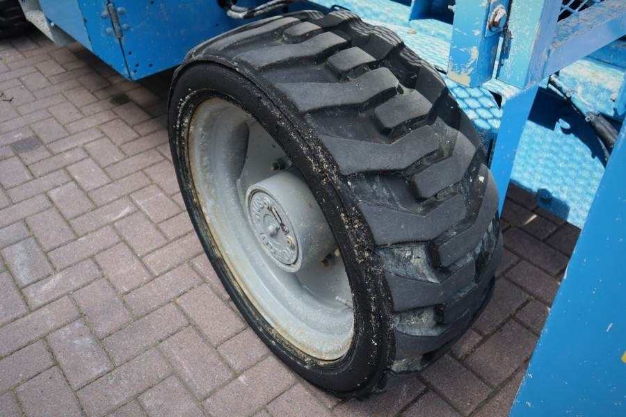 Лизинг на Genie GS4390 Diesel, 4x4 Drive, 15.11m Working Height 68  Genie GS4390 Diesel, 4x4 Drive, 15.11m Working Height 68: слика 8