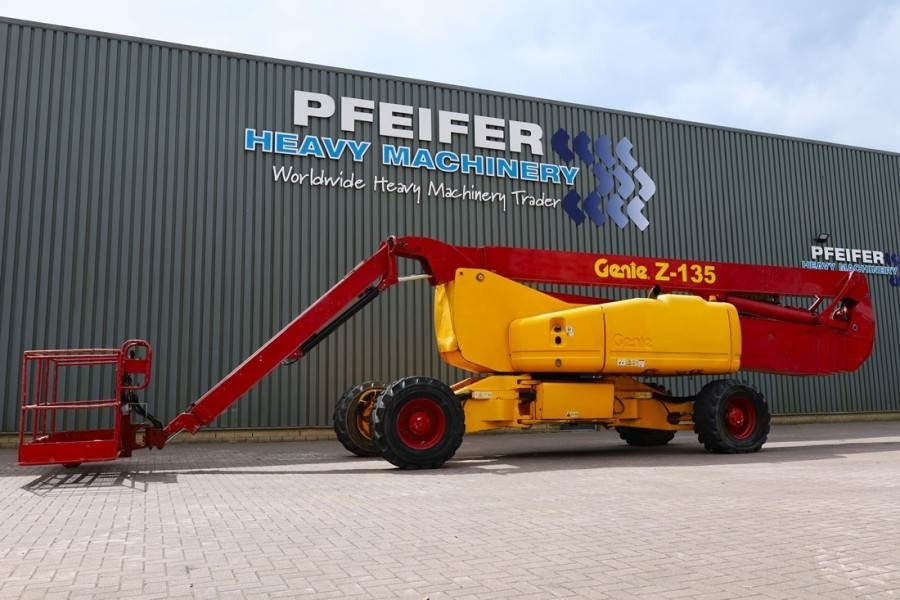 Genie ZX135/70 Diesel, 4x4x4 Drive, 43m Lifting Height, - Дигачка зглобна платформа: слика 1 Genie ZX135/70 Diesel, 4x4x4 Drive, 43m Lifting Height, - Дигачка зглобна платформа: слика 1