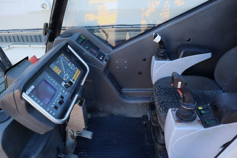 Grove GMK3055 Diesel, 6x6x6, 55t Capacity, 43m Main Boom  - Кран за секакви терени: слика 5 Grove GMK3055 Diesel, 6x6x6, 55t Capacity, 43m Main Boom  - Кран за секакви терени: слика 5