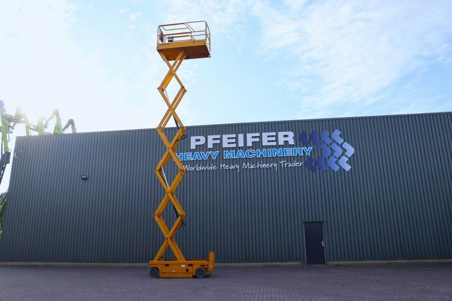 Haulotte Compact 12 Electric, 12m Working Height, 300kg Cap - Кревач ножица: слика 3 Haulotte Compact 12 Electric, 12m Working Height, 300kg Cap - Кревач ножица: слика 3