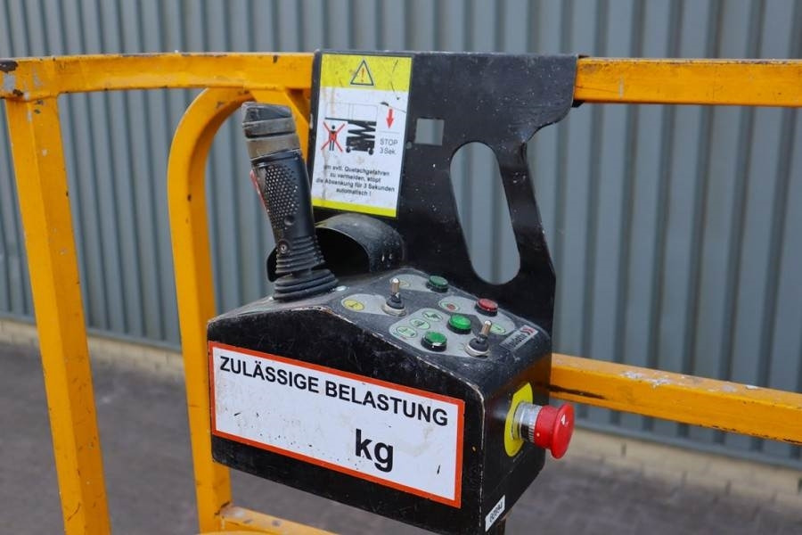 Haulotte Compact 12 Electric, 12m Working Height, 300kg Cap - Кревач ножица: слика 4 Haulotte Compact 12 Electric, 12m Working Height, 300kg Cap - Кревач ножица: слика 4