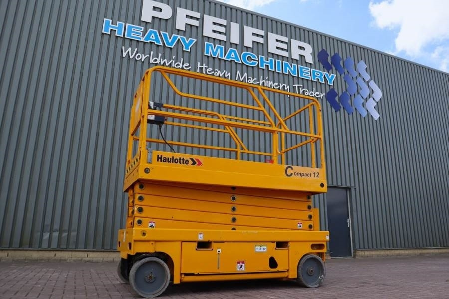 Haulotte Compact 12 Electric, 12m Working Height, 300kg Cap - Кревач ножица: слика 1 Haulotte Compact 12 Electric, 12m Working Height, 300kg Cap - Кревач ножица: слика 1