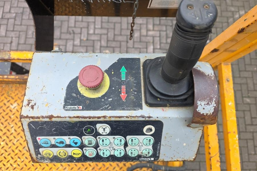 Haulotte Compact 12DX Diesel, 4x4 Drive, 12m Working Height - Кревач ножица: слика 4 Haulotte Compact 12DX Diesel, 4x4 Drive, 12m Working Height - Кревач ножица: слика 4