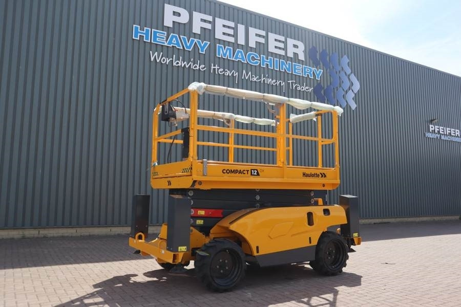 Haulotte Compact 12DX Valid Inspection, *Guarantee! Diesel, - Кревач ножица: слика 1 Haulotte Compact 12DX Valid Inspection, *Guarantee! Diesel, - Кревач ножица: слика 1