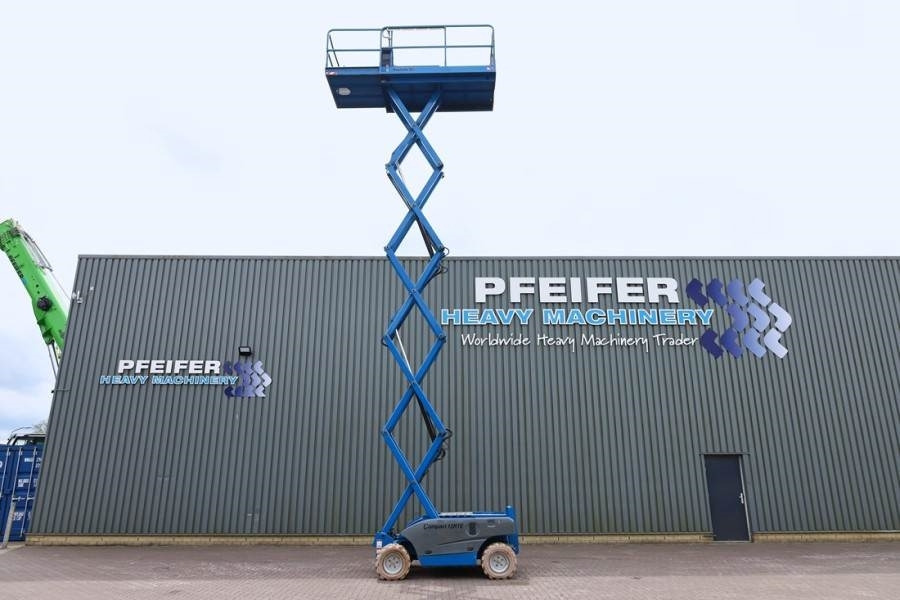 Haulotte Compact 12RTE Electric, 12m Working Height, 450kg - Кревач ножица: слика 3 Haulotte Compact 12RTE Electric, 12m Working Height, 450kg - Кревач ножица: слика 3