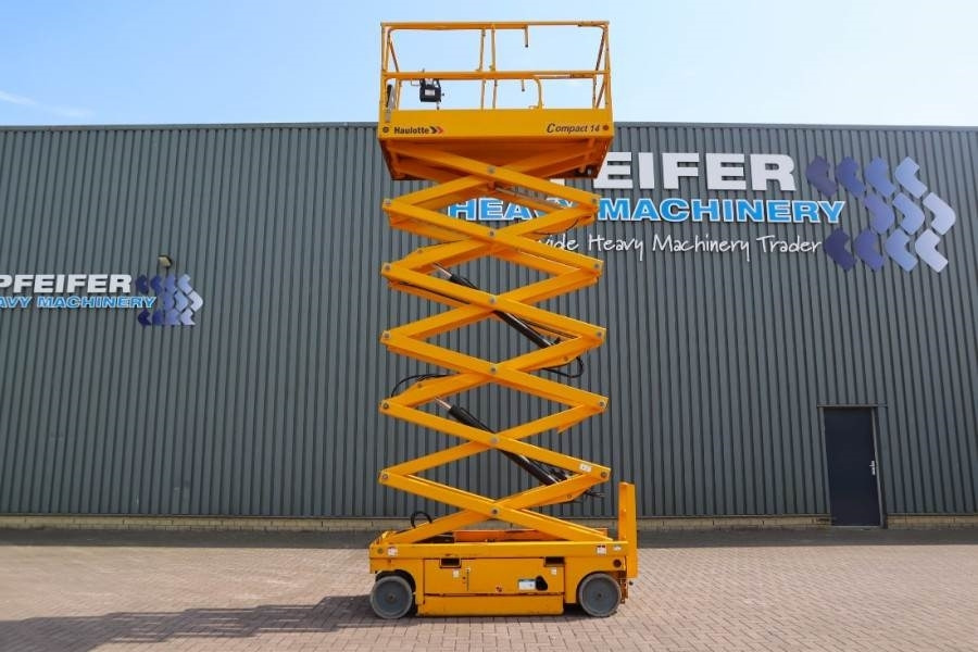 Haulotte Compact 14 Electric, 14m Working Height, 350kg Cap - Кревач ножица: слика 3 Haulotte Compact 14 Electric, 14m Working Height, 350kg Cap - Кревач ножица: слика 3