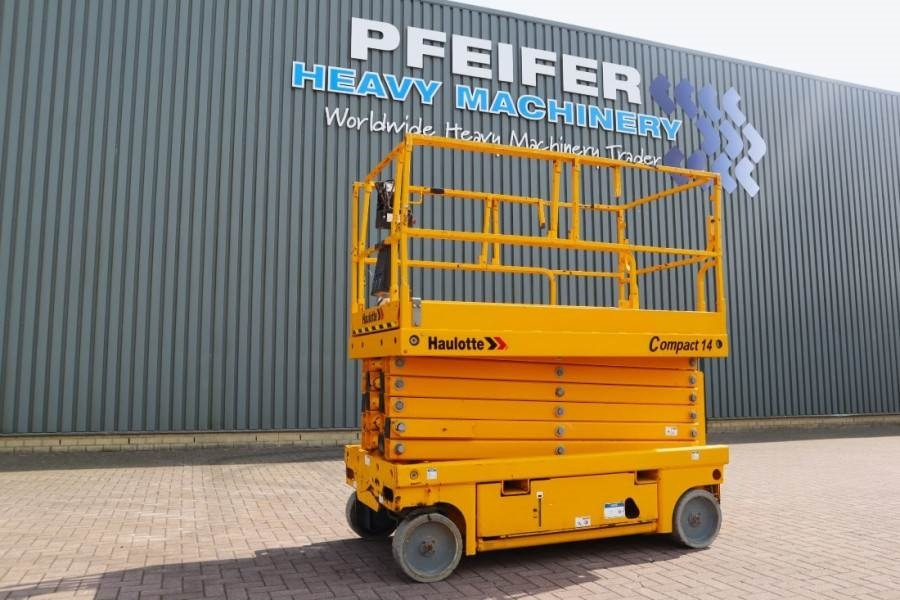 Haulotte Compact 14 Electric, 14m Working Height, 350kg Cap - Кревач ножица: слика 1 Haulotte Compact 14 Electric, 14m Working Height, 350kg Cap - Кревач ножица: слика 1