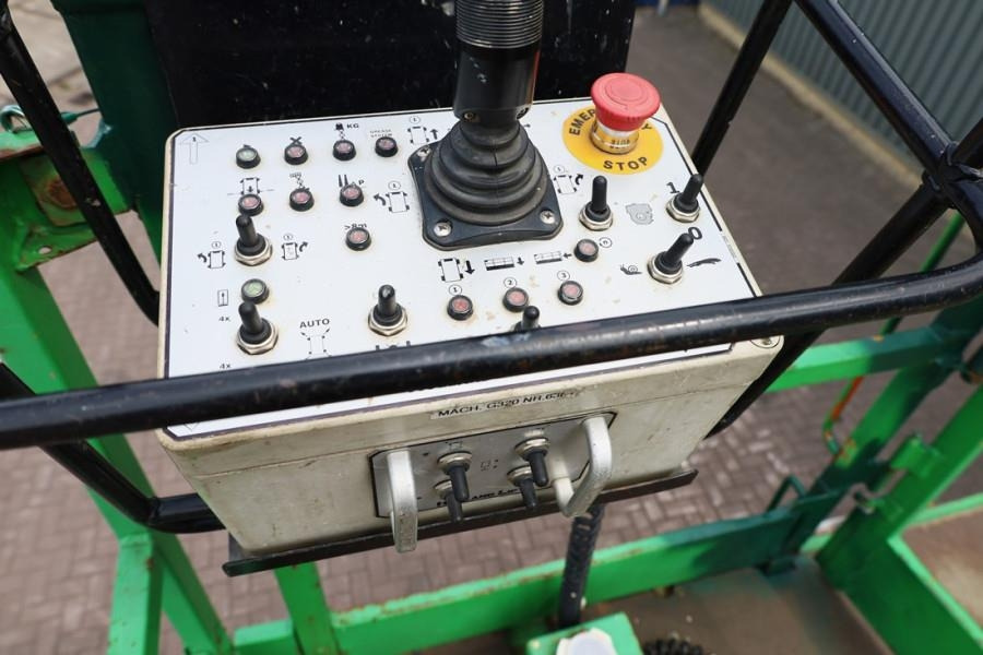 Holland Lift Megastar G-320DL30-4WDS/N Diesel, 4x4x4 Drive, 34m - Кревач ножица: слика 4 Holland Lift Megastar G-320DL30-4WDS/N Diesel, 4x4x4 Drive, 34m - Кревач ножица: слика 4