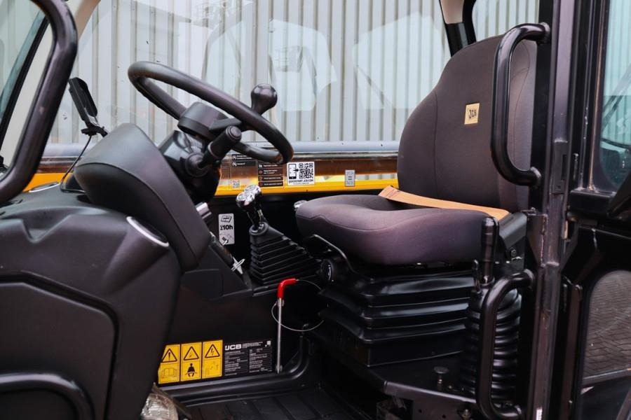 JCB 540-140 HI VIZ Diesel Stage V, 4x4x4 Drive, 13.8m  - Телескопски ракувач: слика 4 JCB 540-140 HI VIZ Diesel Stage V, 4x4x4 Drive, 13.8m  - Телескопски ракувач: слика 4
