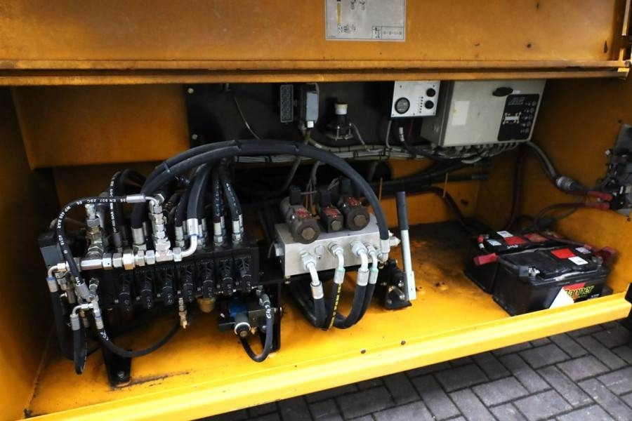 JLG 203-24 Diesel, 4x4 Drive, 22.3m Working Height, 75 - Кревач ножица: слика 5 JLG 203-24 Diesel, 4x4 Drive, 22.3m Working Height, 75 - Кревач ножица: слика 5
