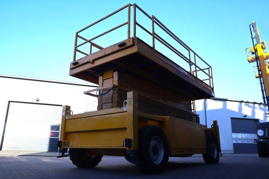 JLG 210-25 Diesel, 4x4 Drive, 23m Working Height, 1000 - Кревач ножица: слика 2 JLG 210-25 Diesel, 4x4 Drive, 23m Working Height, 1000 - Кревач ножица: слика 2