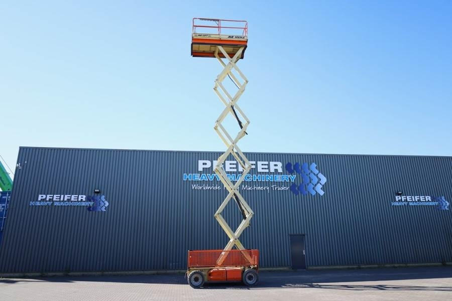JLG 4069LE Electric, 14.2m Working Height, 360kg Capac - Кревач ножица: слика 3 JLG 4069LE Electric, 14.2m Working Height, 360kg Capac - Кревач ножица: слика 3