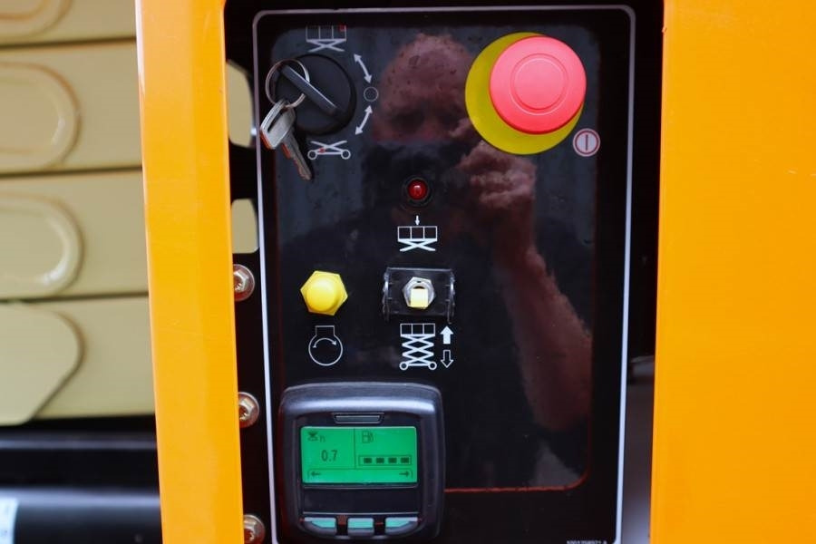 JLG RT3369 Unused, Diesel, 12m Working Height, 454kg C - Кревач ножица: слика 4 JLG RT3369 Unused, Diesel, 12m Working Height, 454kg C - Кревач ножица: слика 4