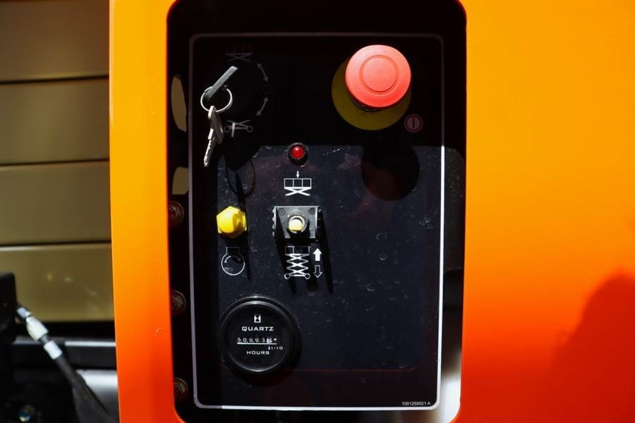 JLG RT4769 Unused, Diesel, 16.3m Working Height, 363kg - Кревач ножица: слика 3 JLG RT4769 Unused, Diesel, 16.3m Working Height, 363kg - Кревач ножица: слика 3