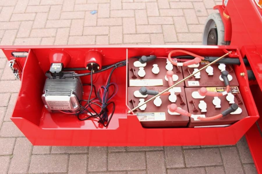 Magni ES1012E Electric, 10m Working Height, 450kg Capaci - Кревач ножица: слика 3 Magni ES1012E Electric, 10m Working Height, 450kg Capaci - Кревач ножица: слика 3