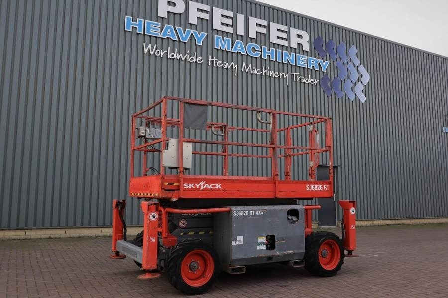 SkyJack SJ6826 Diesel, 4x4 Drive, 10m Working Height, 567k - Кревач ножица: слика 1 SkyJack SJ6826 Diesel, 4x4 Drive, 10m Working Height, 567k - Кревач ножица: слика 1