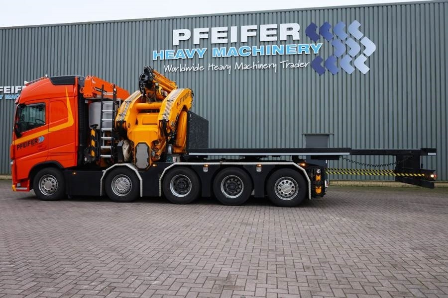 Volvo FH12 With Cormach 135t/m Crane Volvo FH12 10x4 Wit - Кран за секакви терени: слика 3 Volvo FH12 With Cormach 135t/m Crane Volvo FH12 10x4 Wit - Кран за секакви терени: слика 3