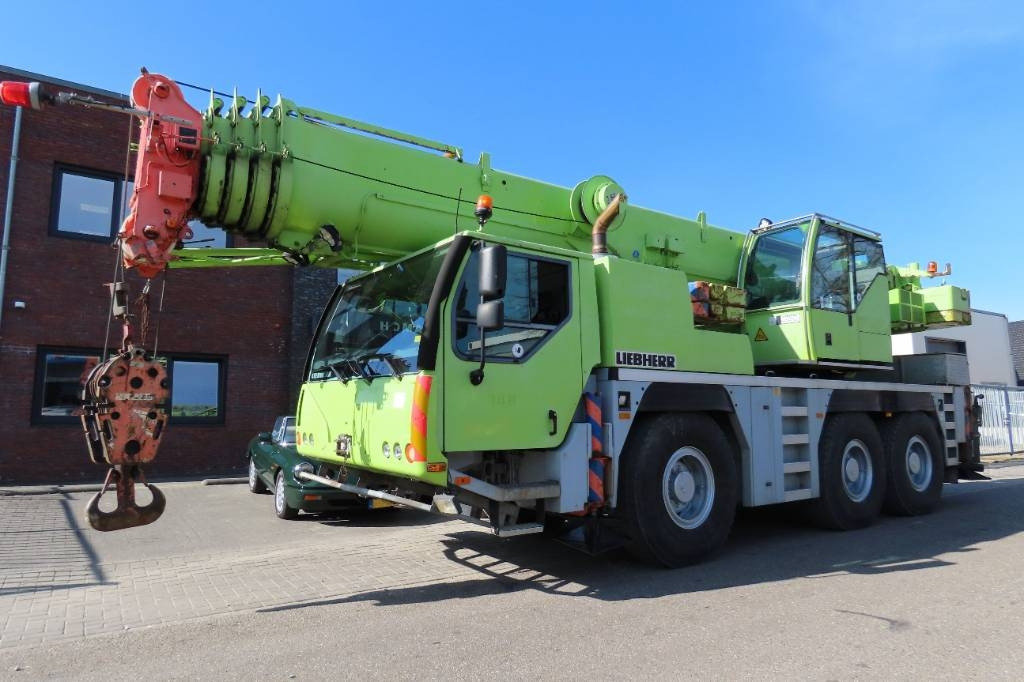 Liebherr LTM 1055-3.2 - Кран за секакви терени: слика 1 Liebherr LTM 1055-3.2 - Кран за секакви терени: слика 1