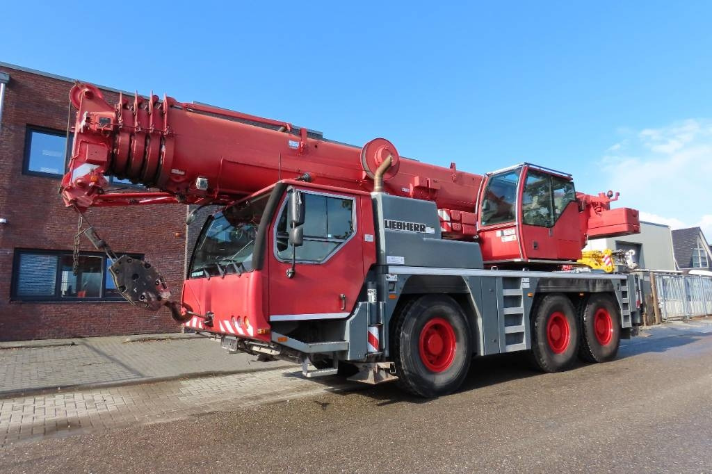 Liebherr LTM 1055-3.2 - Кран за секакви терени: слика 1 Liebherr LTM 1055-3.2 - Кран за секакви терени: слика 1
