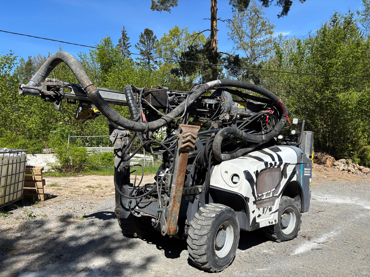 Atlas Copco Flexiroc T20R-01 - Машина за бушење: слика 1 Atlas Copco Flexiroc T20R-01 - Машина за бушење: слика 1