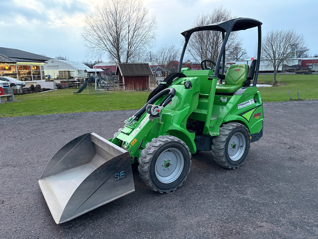 Avant R28 - Земјоделски натоварувач: слика 1 Avant R28 - Земјоделски натоварувач: слика 1