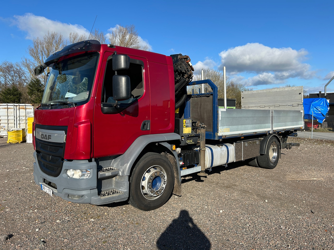 DAF LF290 - Камион со кран: слика 1 DAF LF290 - Камион со кран: слика 1