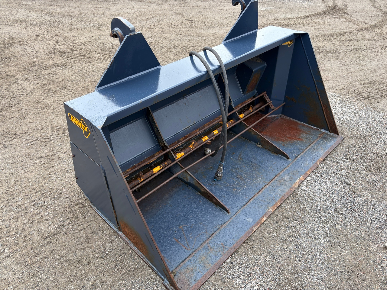 Drivex SS1000 - Распрскувач на песок/ Сол: слика 1 Drivex SS1000 - Распрскувач на песок/ Сол: слика 1