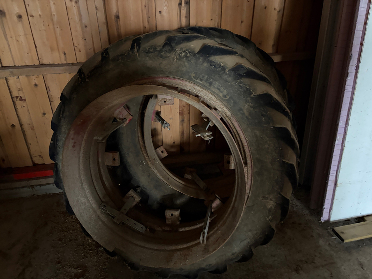 Goodyear 13,6-12/38 - Гума за Земјоделска машина: слика 1 Goodyear 13,6-12/38 - Гума за Земјоделска машина: слика 1