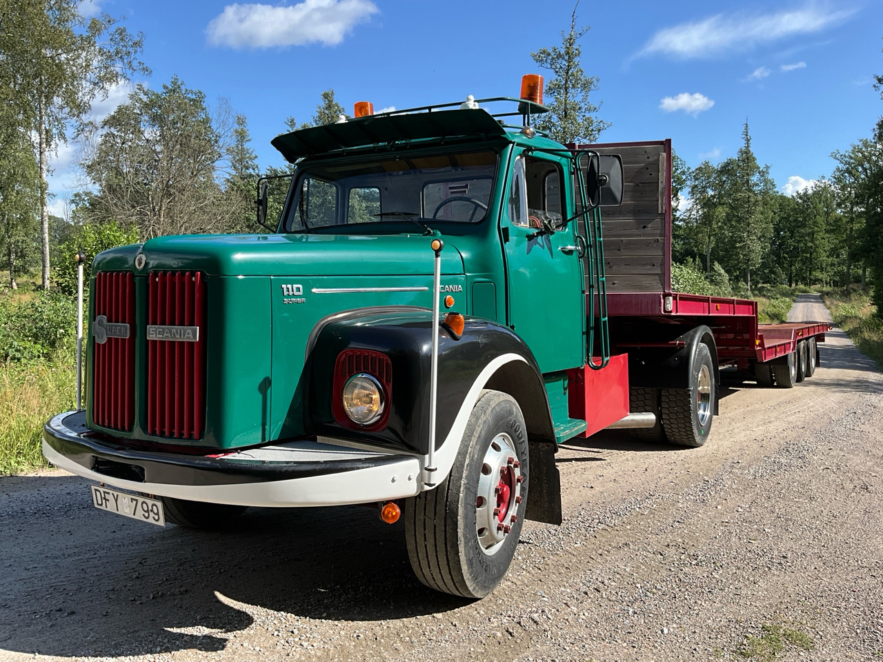 Scania 110 super - Камион влекач, Полуприколка за низок утовар: слика 1 Scania 110 super - Камион влекач, Полуприколка за низок утовар: слика 1