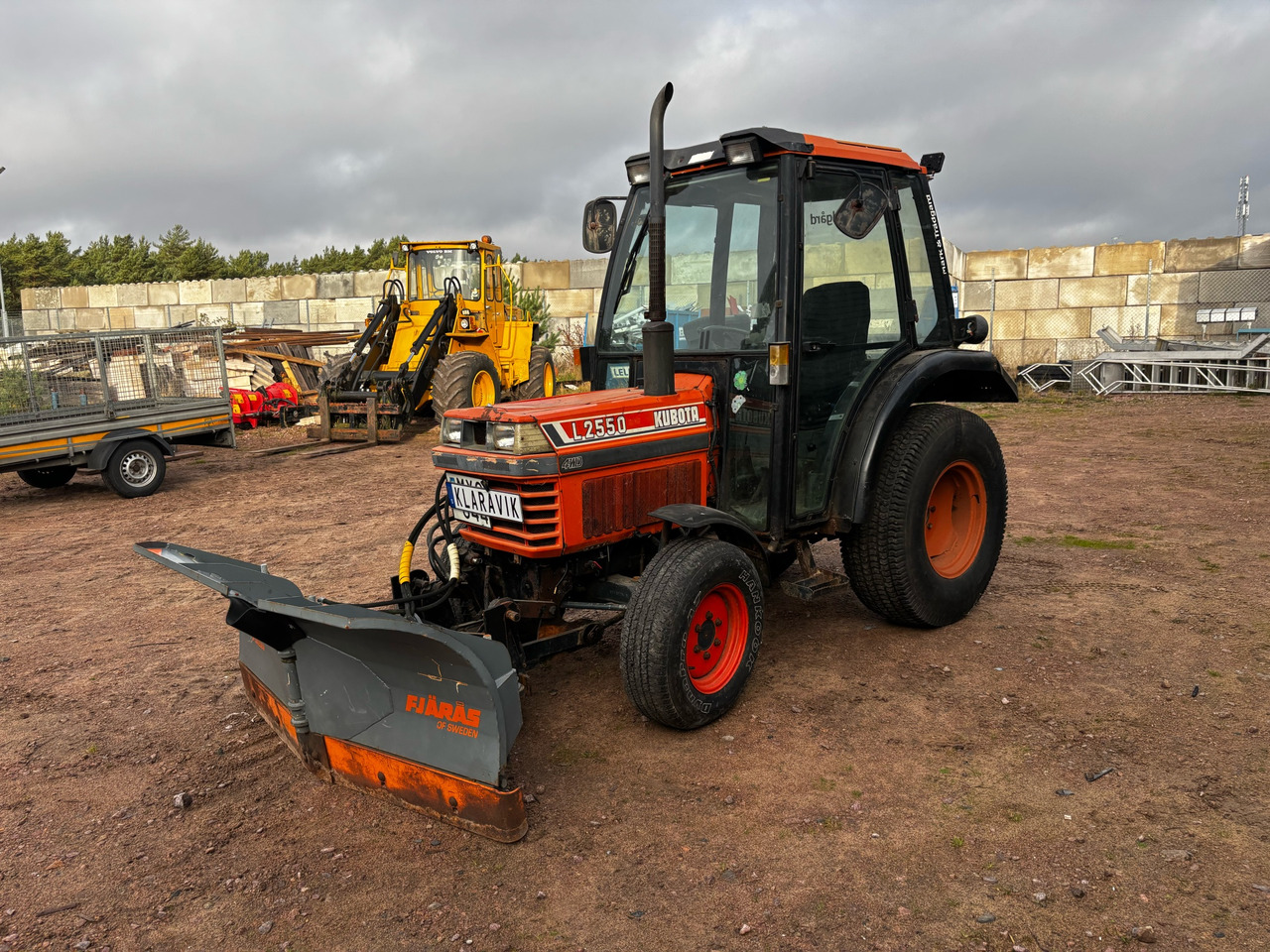Kubota L 2550 DT - Трактор: слика 1 Kubota L 2550 DT - Трактор: слика 1