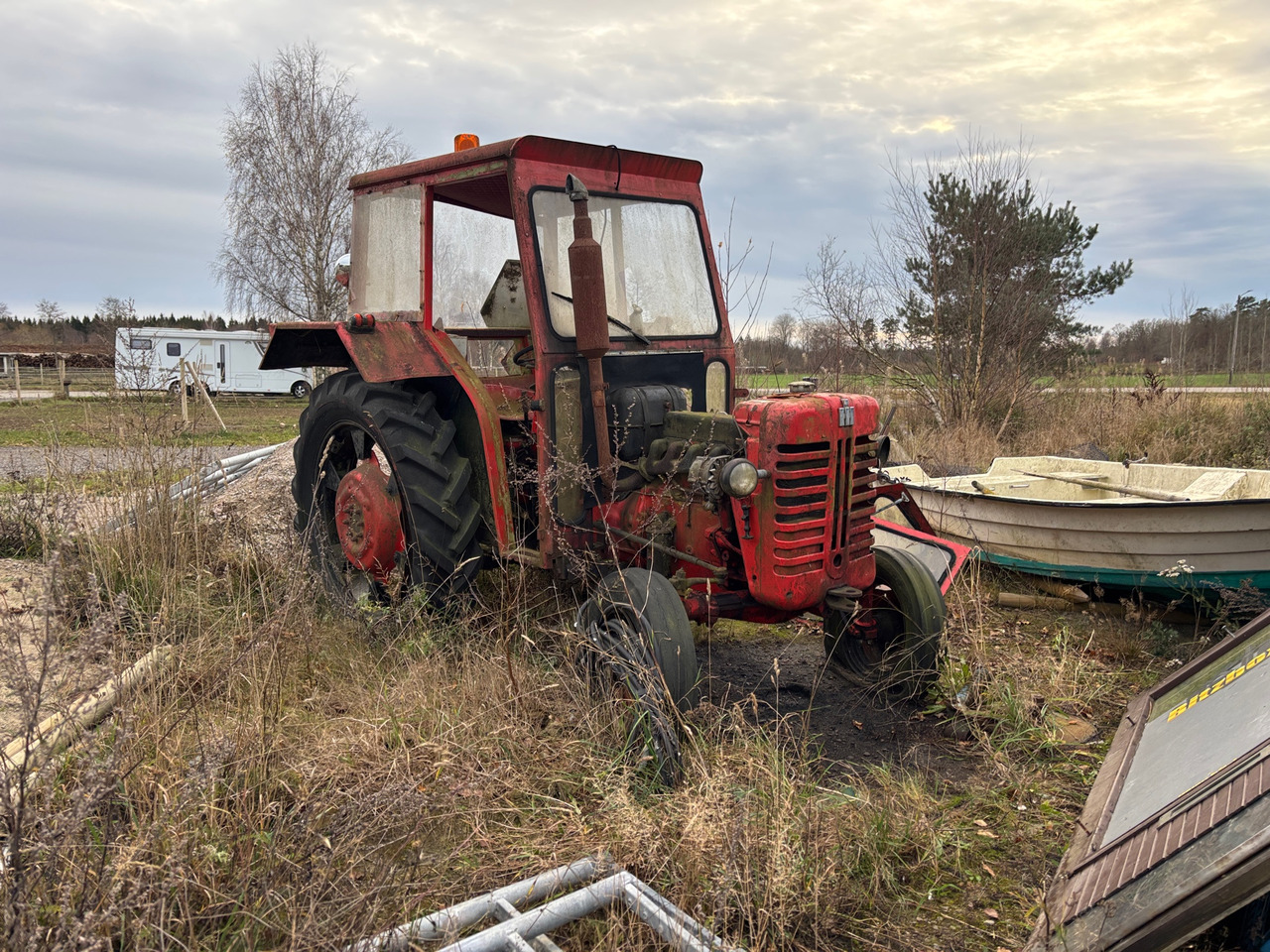 McCormick International - Трактор: слика 1 McCormick International - Трактор: слика 1