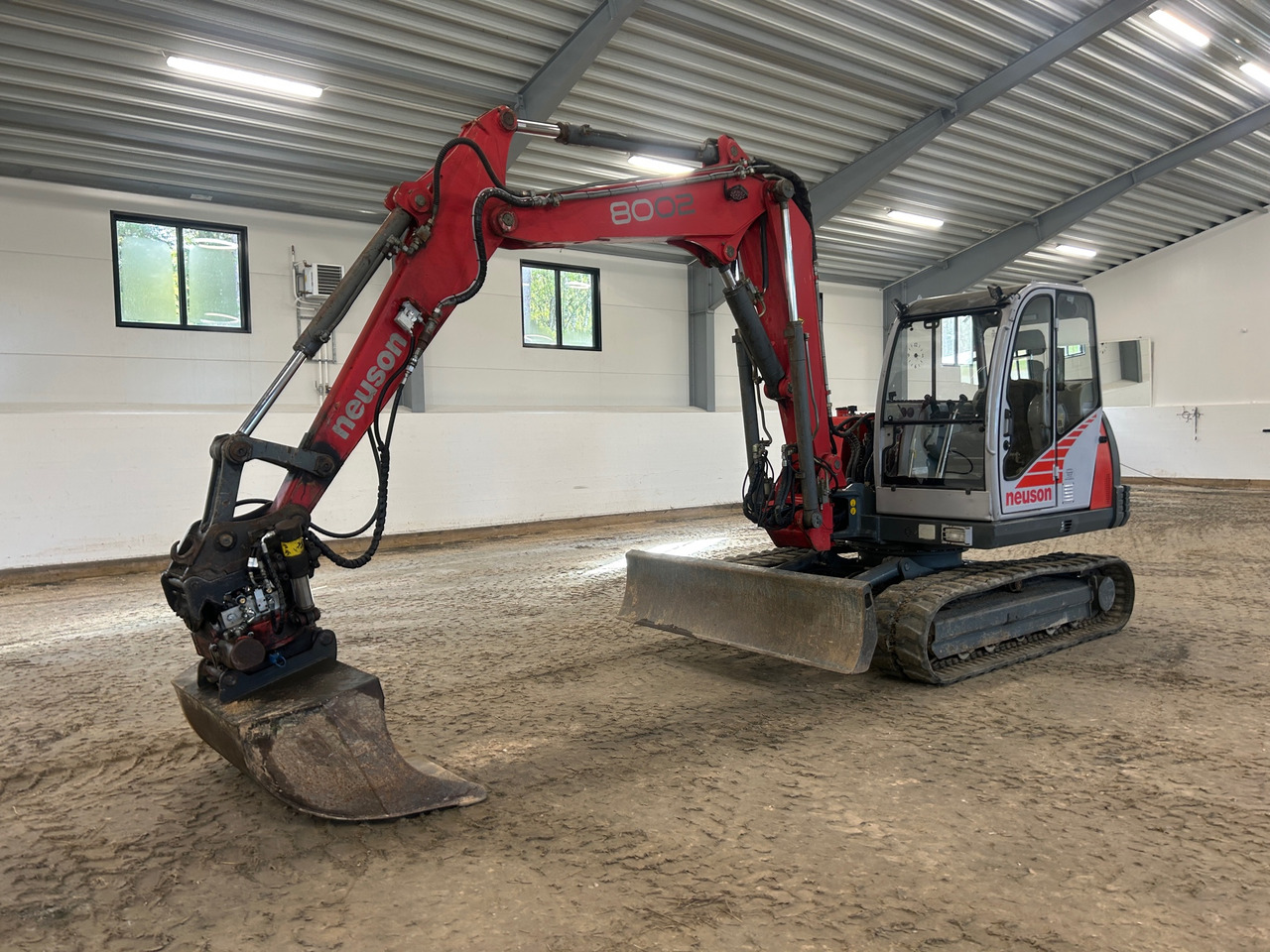 Neuson 8002 - Багер: слика 1 Neuson 8002 - Багер: слика 1