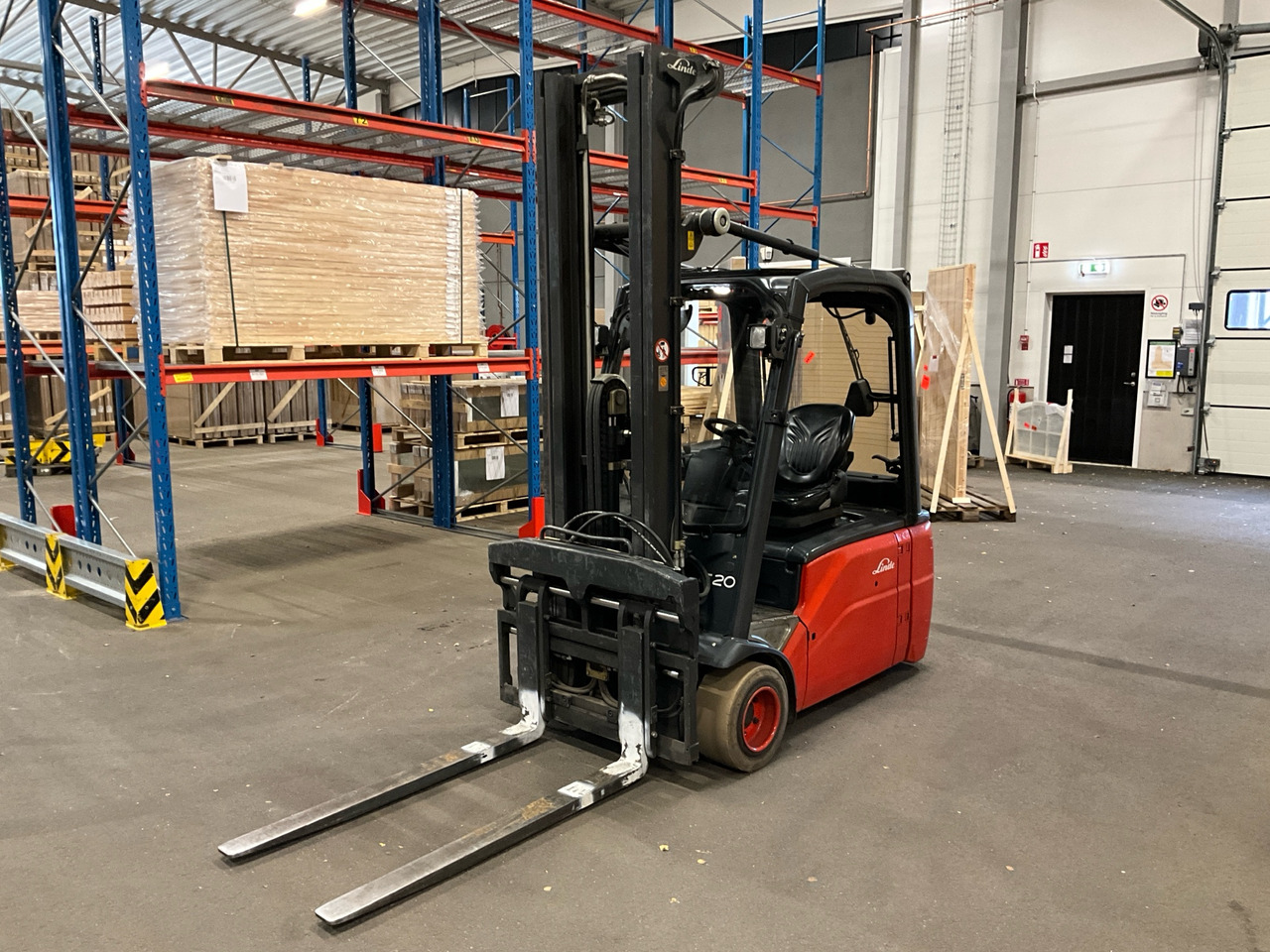 Linde E20L-01 - Опрема за ракување со материјали: слика 1 Linde E20L-01 - Опрема за ракување со материјали: слика 1