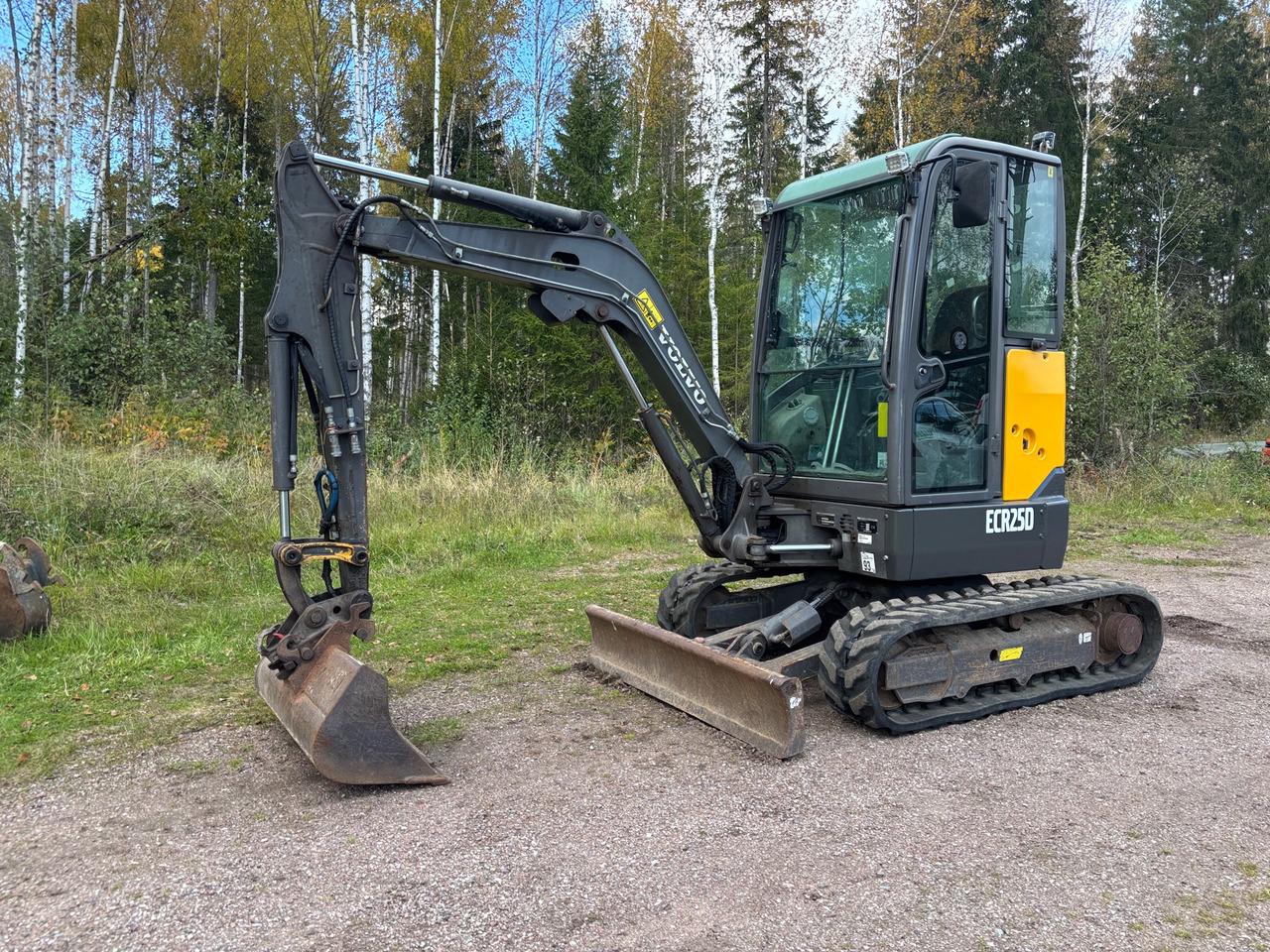 Volvo ECR25D - Багер: слика 1 Volvo ECR25D - Багер: слика 1