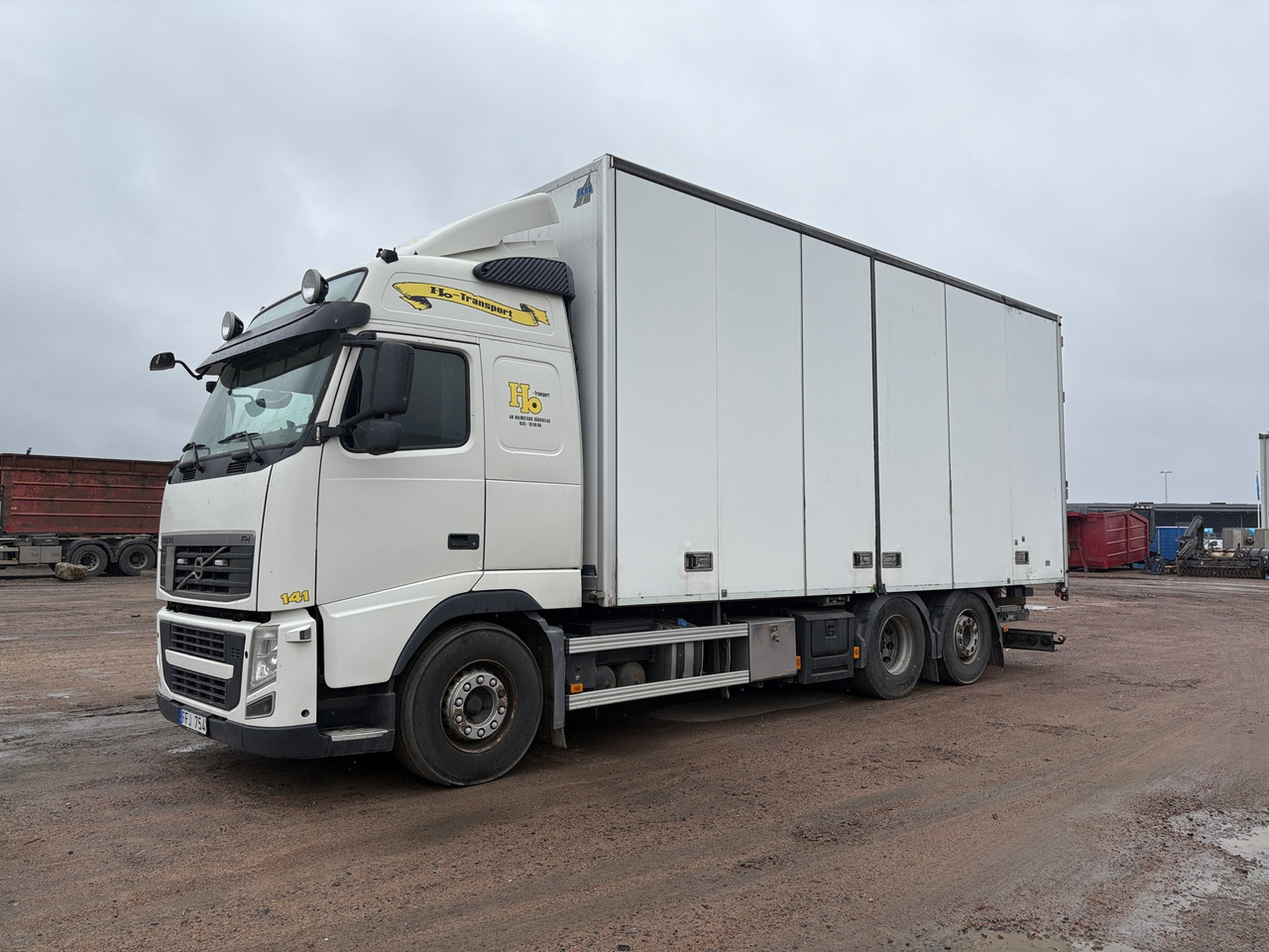 Volvo FH 6x2 - Камион сандучар: слика 1 Volvo FH 6x2 - Камион сандучар: слика 1