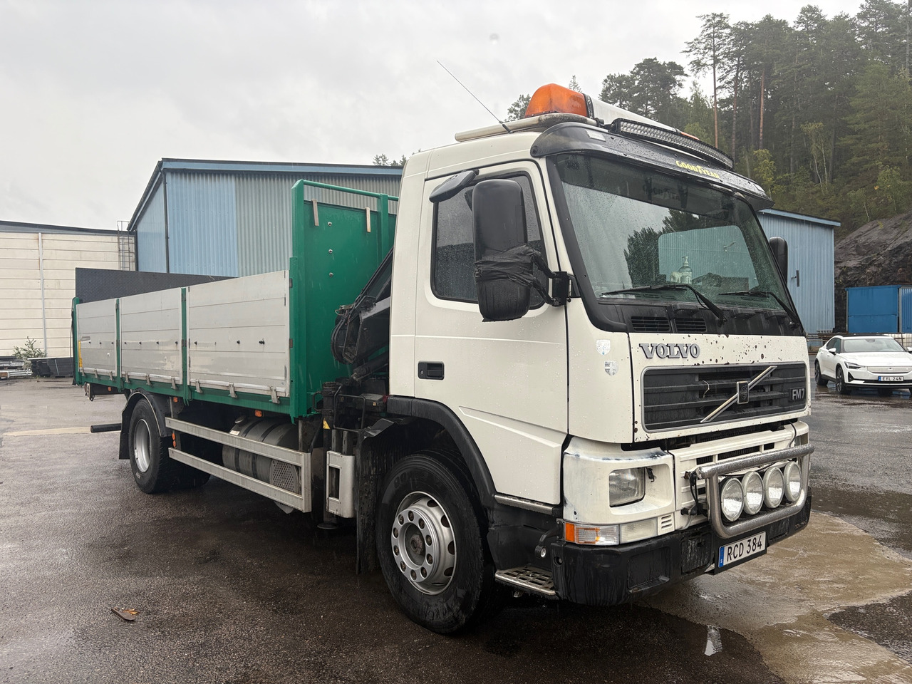Volvo Fm7 - Камион со кран: слика 1 Volvo Fm7 - Камион со кран: слика 1