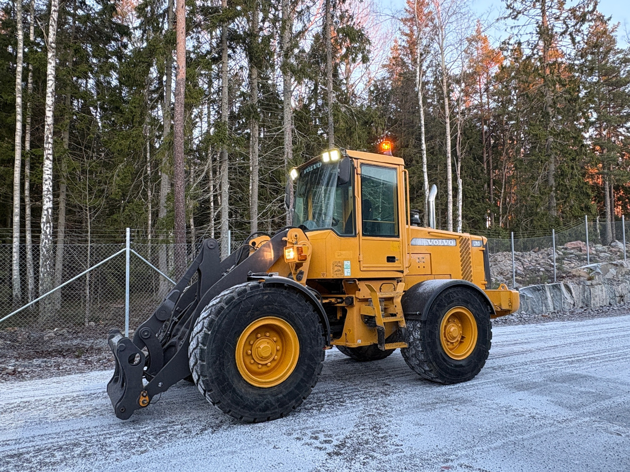 Volvo L70D - Натоварувач на тркала: слика 1 Volvo L70D - Натоварувач на тркала: слика 1
