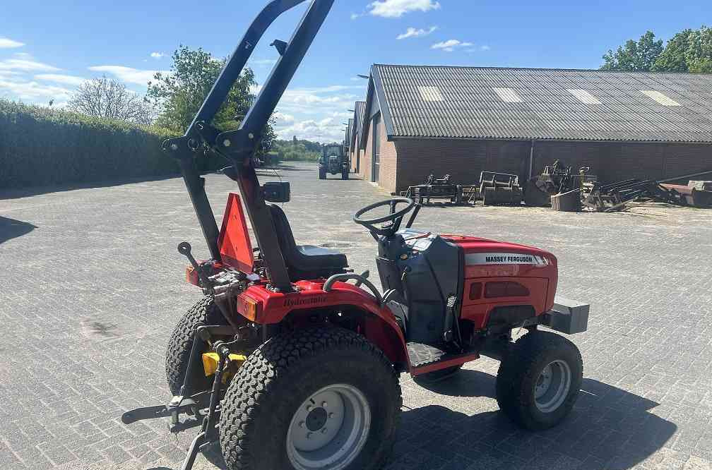 Massey Ferguson 1525 hydrostaat - Трактор: слика 4 Massey Ferguson 1525 hydrostaat - Трактор: слика 4