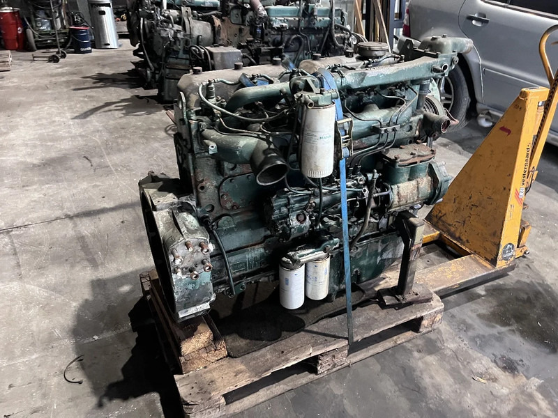 DAF DHU 825 meerdere op voorraad - Мотор за Камион: слика 2 DAF DHU 825 meerdere op voorraad - Мотор за Камион: слика 2