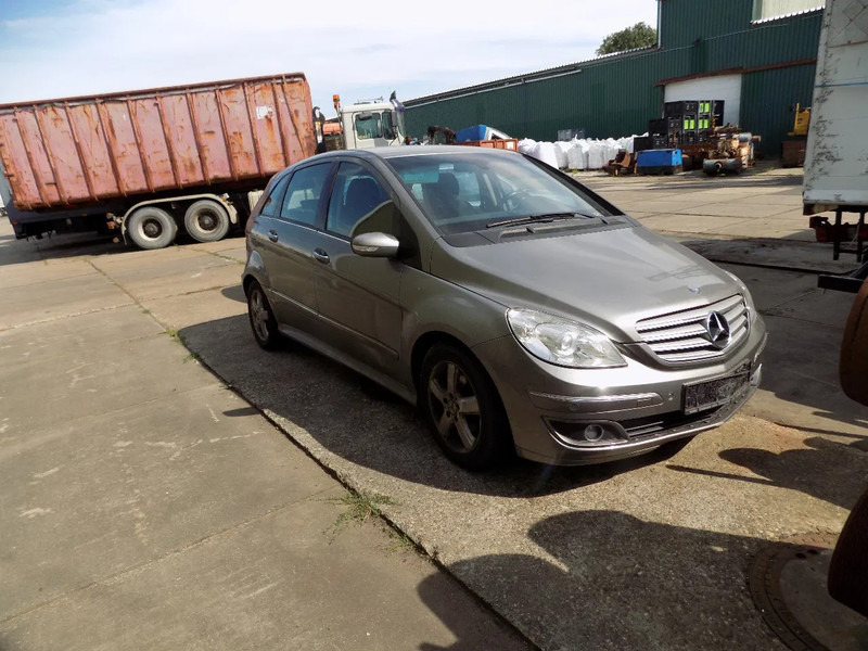 Mercedes-Benz B-Klasse 200 CDI - Автомобил: слика 1 Mercedes-Benz B-Klasse 200 CDI - Автомобил: слика 1