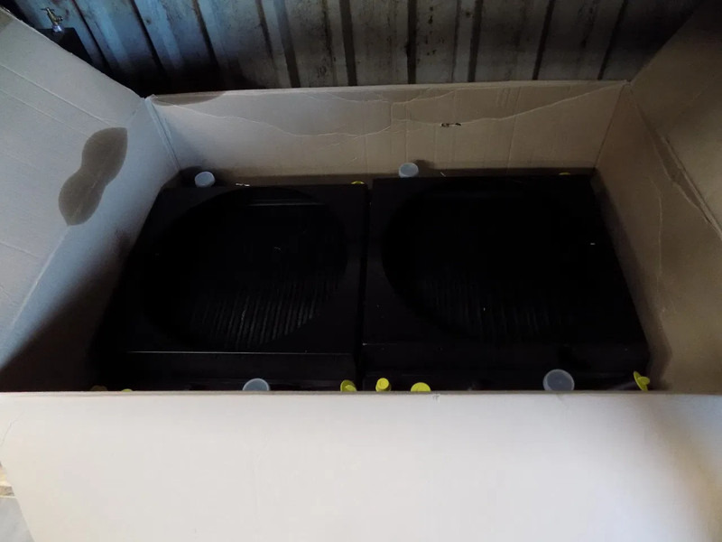 Mercedes-Benz mercedes radiator nieuw - Радијатор: слика 3 Mercedes-Benz mercedes radiator nieuw - Радијатор: слика 3